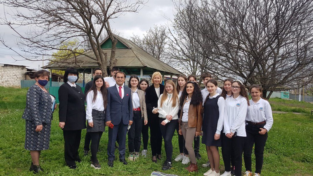 GagavuzYeri Özerk Bölgesi Başkanı Sayın İrina Vlah Kongaz'daki Okulumuzu Ziyaret Etti